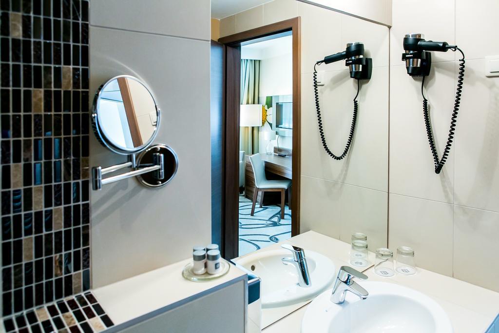 Ambient & Thermal Hotel